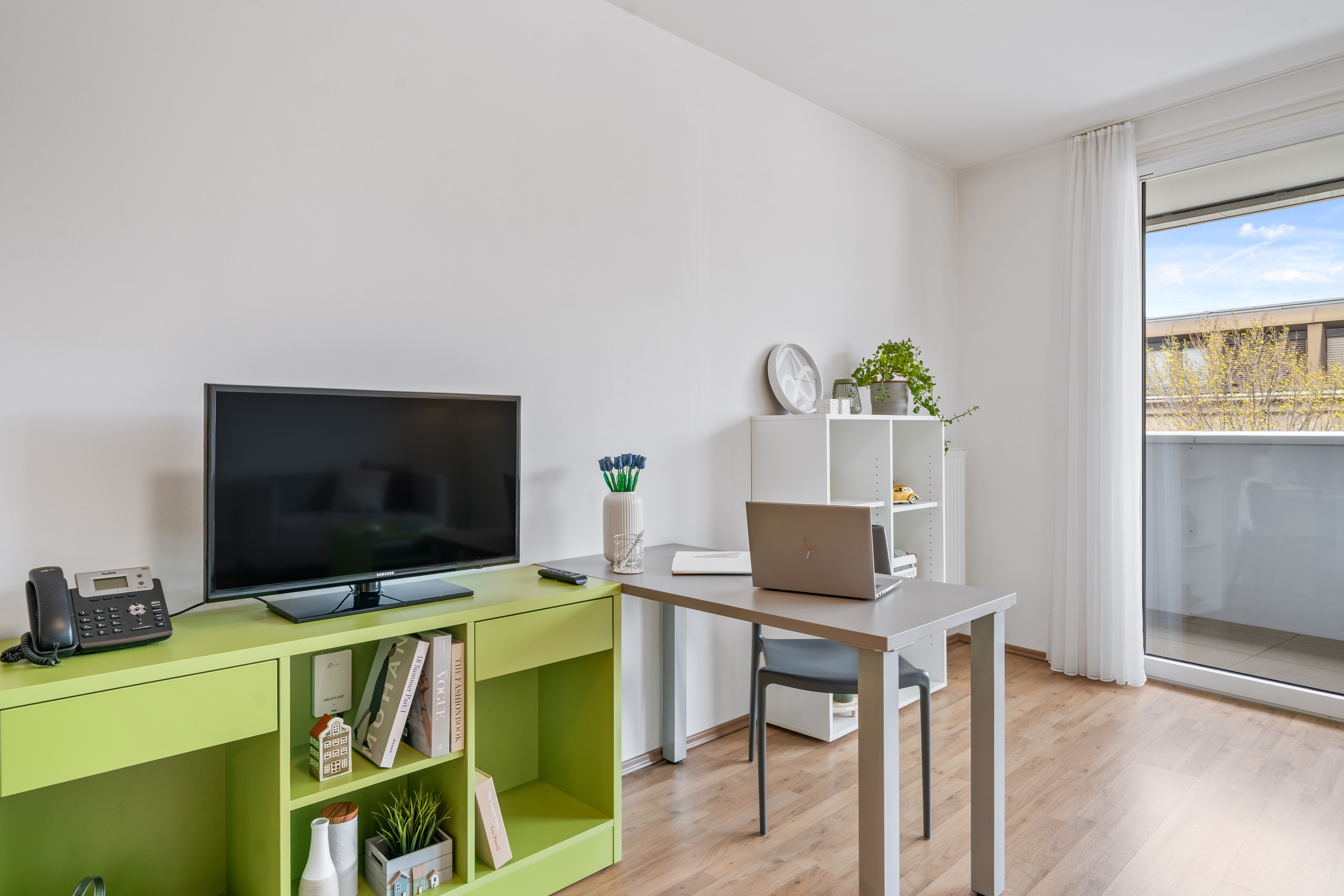 Moderate Apartment MesseNord Medium Wohnung Innenaufnahme